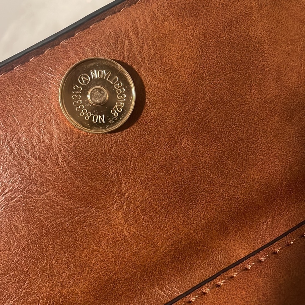 Wristlet bag brown gold hardware snap clutch New - Picture 3 of 9